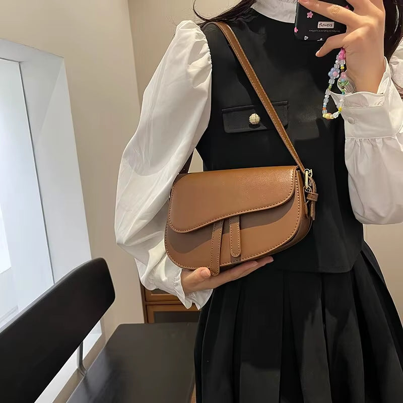 New Fashion Niche PU Leather Versatile Flip Zipper WOMEN'S Saddle Bag Single Shoulder Bag for Commuting